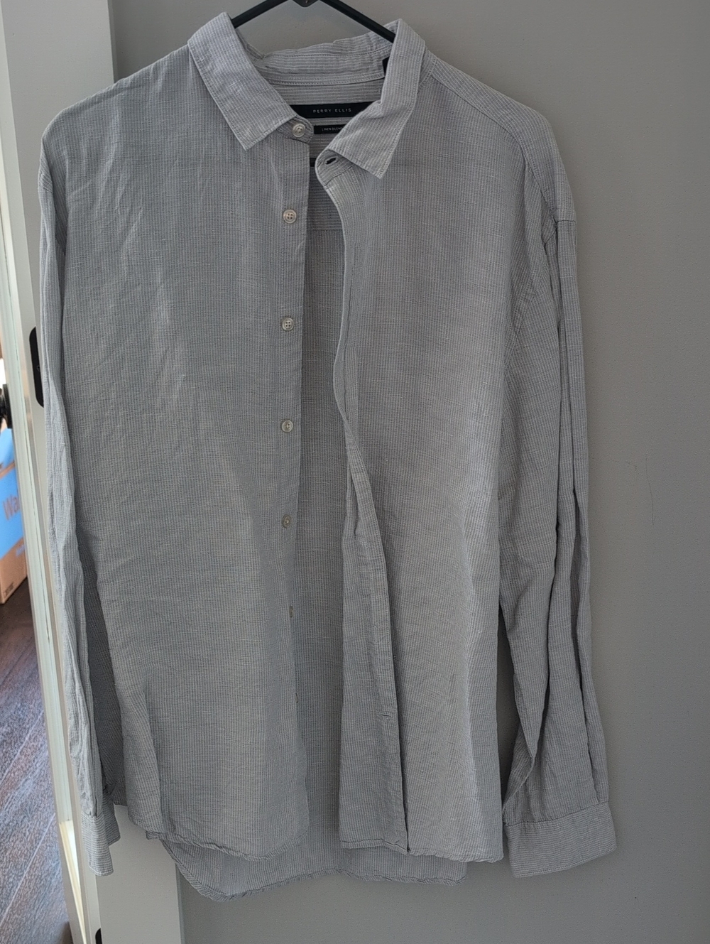 Perry Ellis Light Gray Seersucker Button-Up Shirt